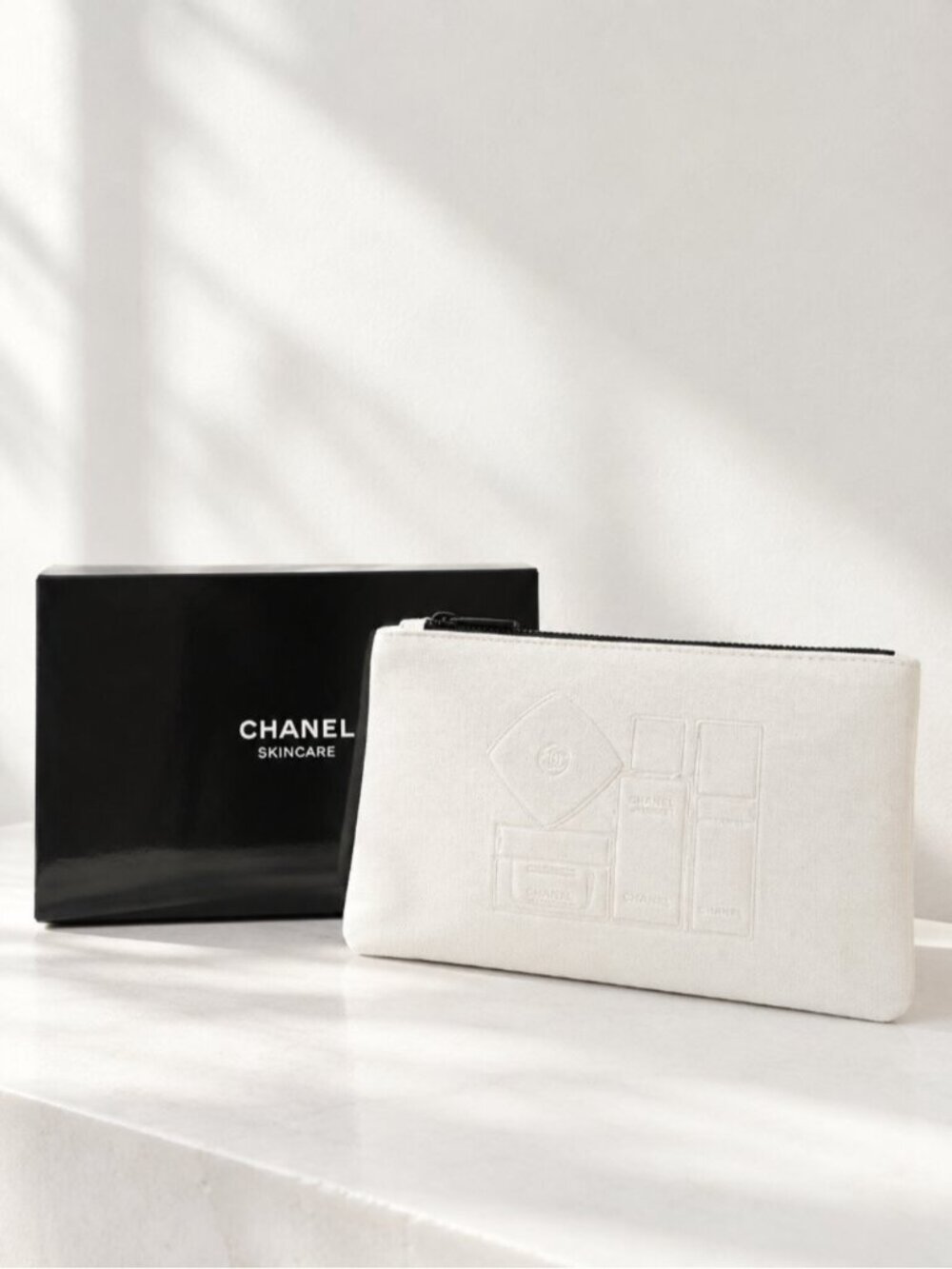 CHANEL Beauty White Skincare Cosmetic Pouch Embossed Logo Zipper NWT 0873